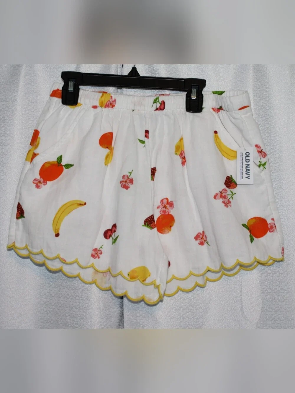 NWT Old Navy Girls Fruit Print Scallop Shorts Size XL (14/16)
